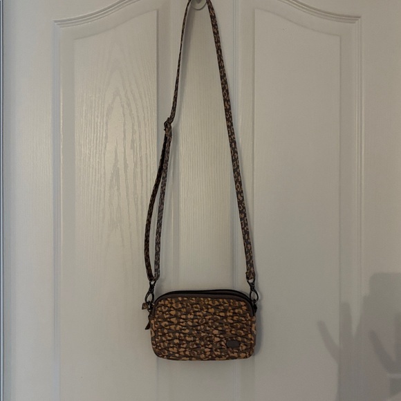 Lug Coupe - Picture 4 of 5